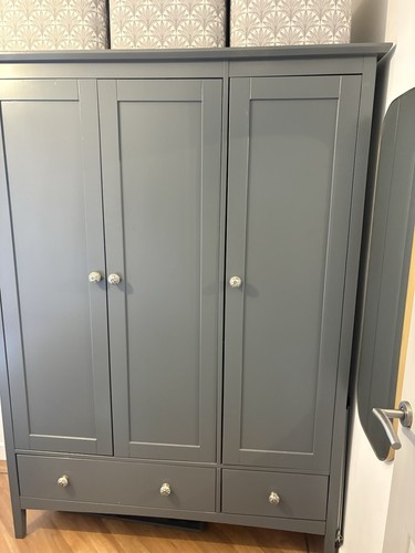Mid grey door wardrobe - 3-door, with